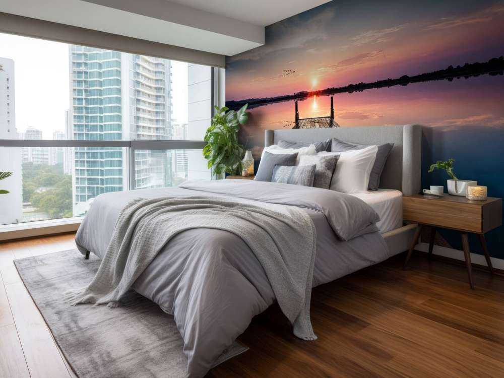 Houten steiger met reflecterend zeewater