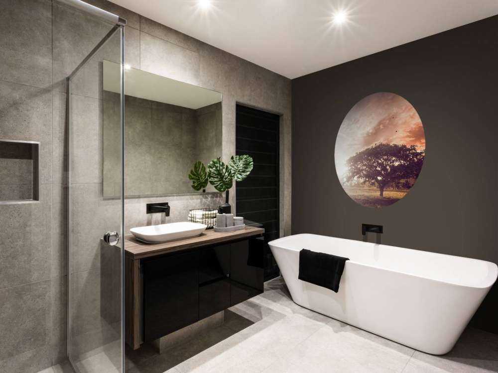 Bewerkte foto van een boom bij zonsondergang