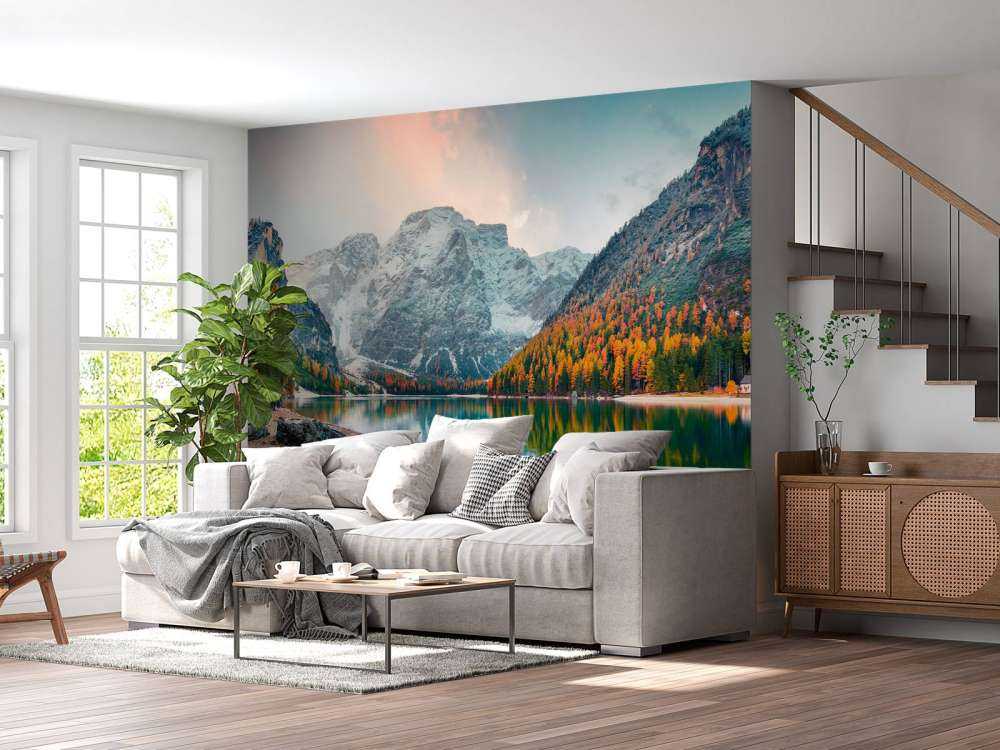 Kleurrijke bomen in een Italiaans berglandschap