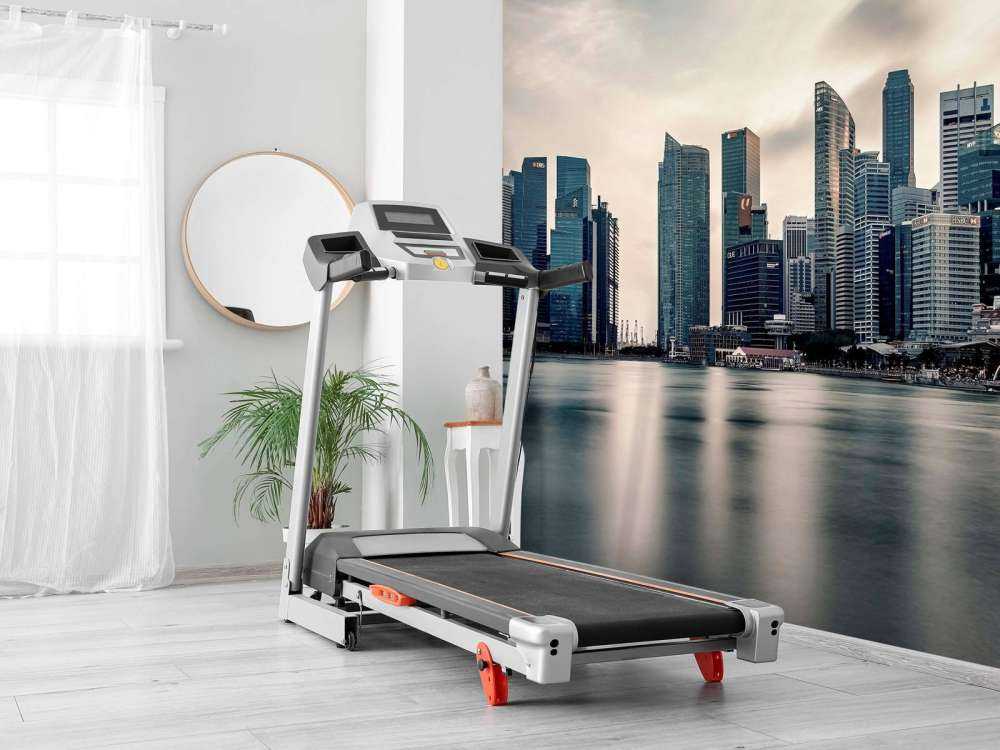 Stadsreflectie bij stille skyline