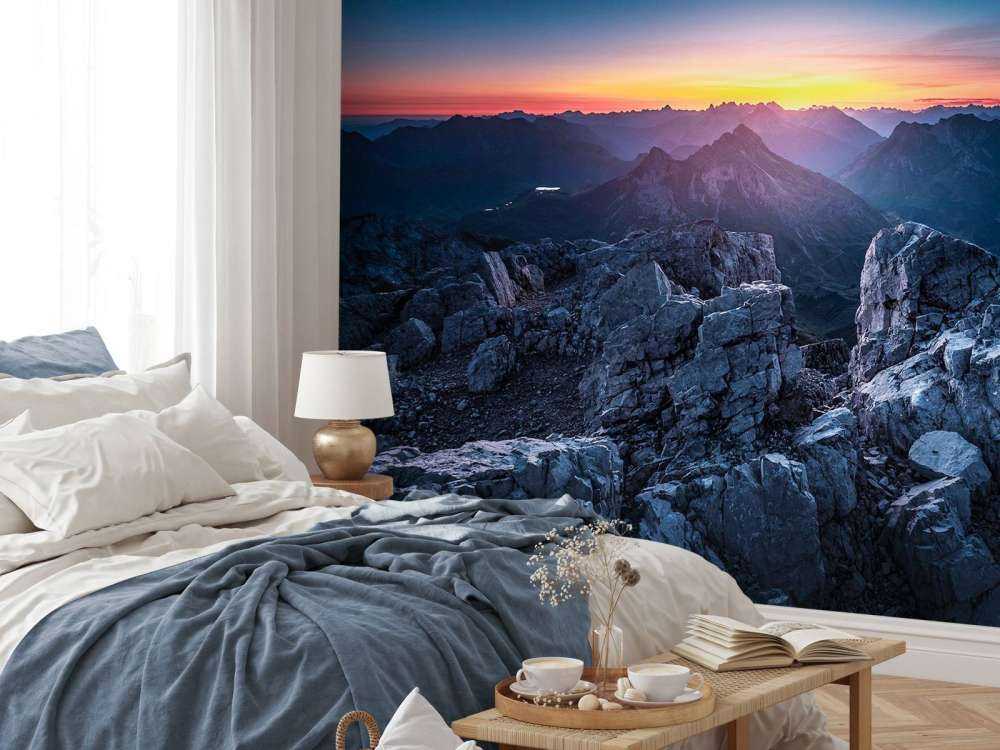 Rotsachtig uitzicht bij zonsopkomst