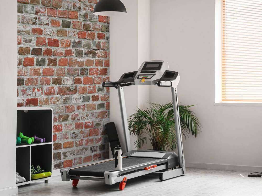 Bakstenen muur gerestaureerd