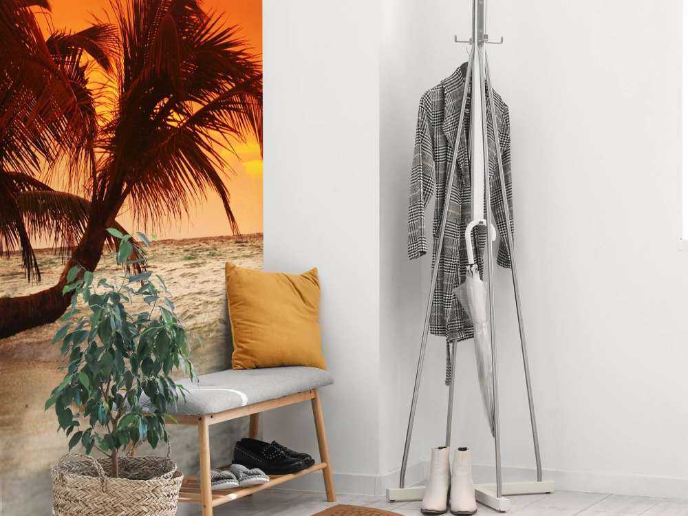 Palmbomen met een rode lucht