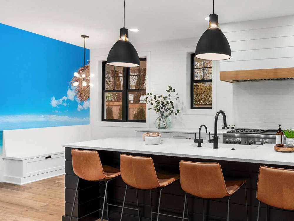 Ligstoelen op het strand