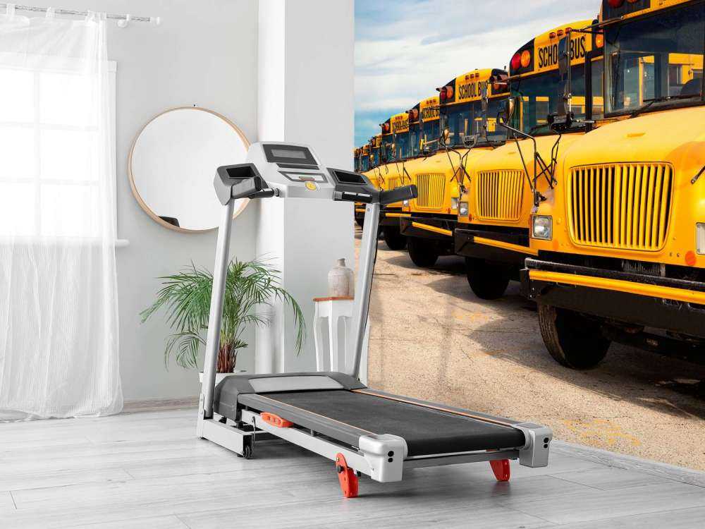 Rij met gele schoolbussen