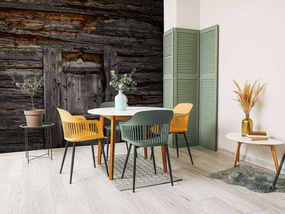 Donker hout met deur
