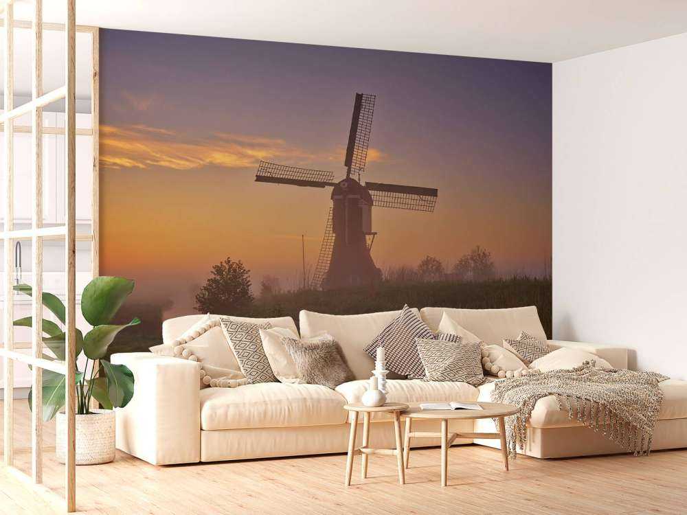 Molen bij zonsopgang