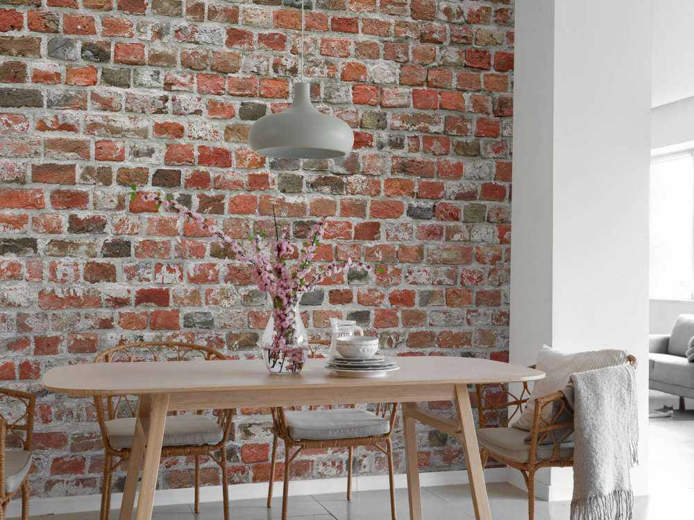 Bakstenen muur gerestaureerd