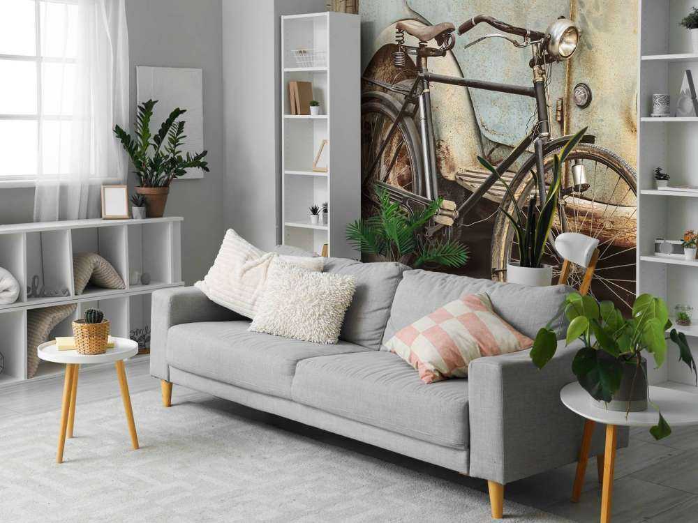 Retro oude fiets met vrachtwagen