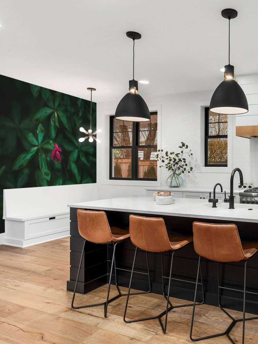 Verborgen Bloem tussen Bladeren