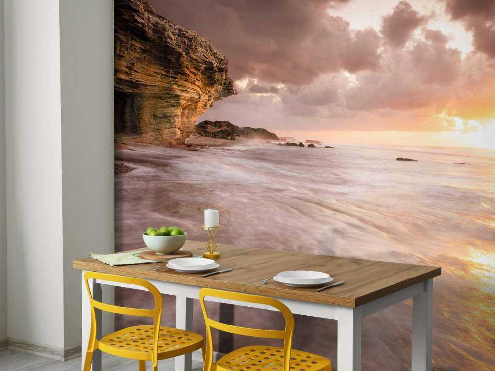 Zonsondergang bij de rotsen