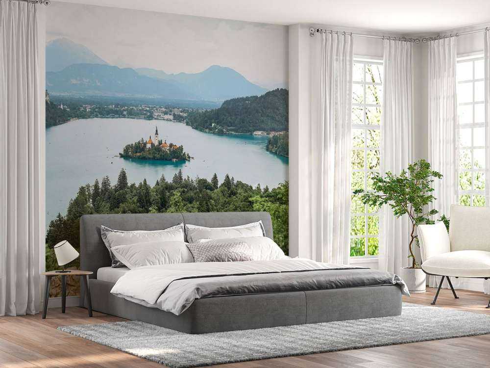 Grote kerk op een eiland