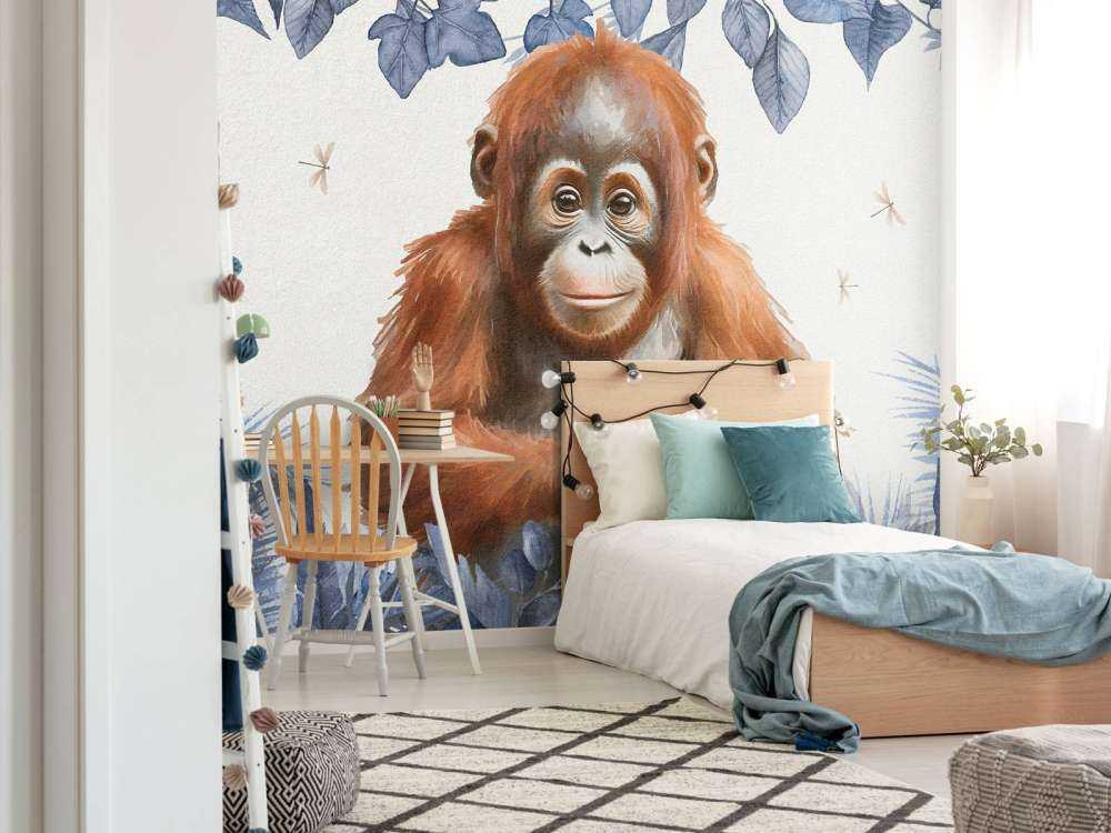 Jonge orang-oetan in de jungle blauw