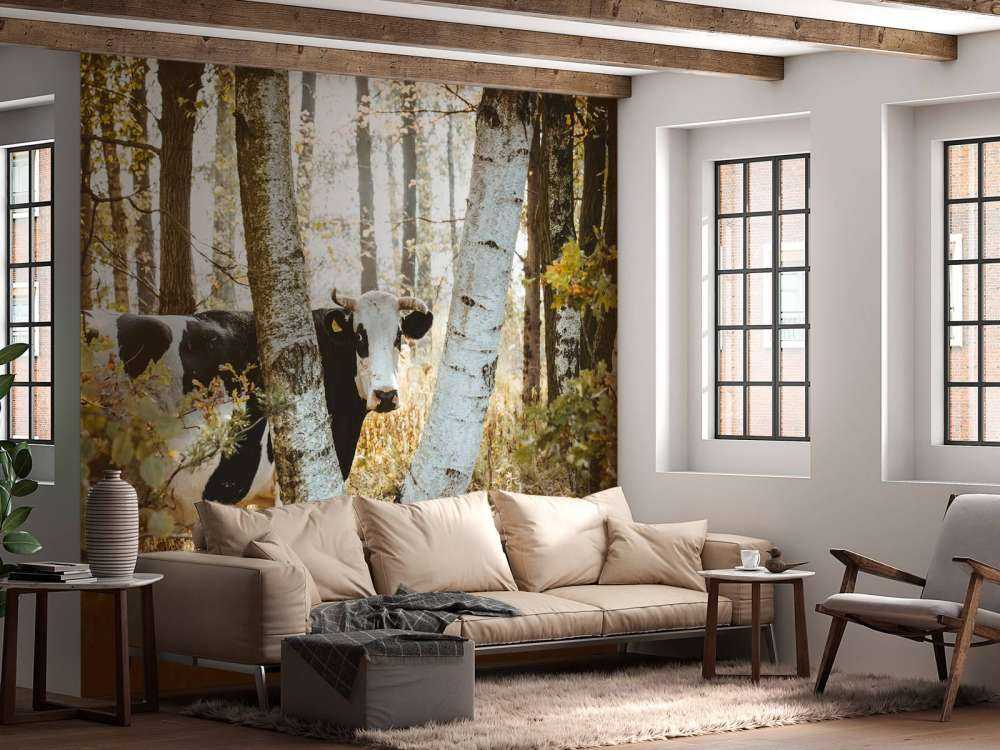 Nieuwsgierige Koe in het Woud