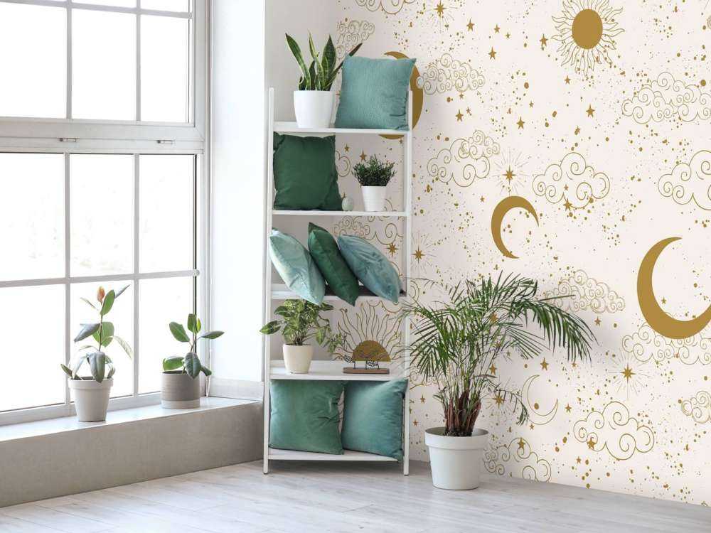 Zon maan en wolken in goud