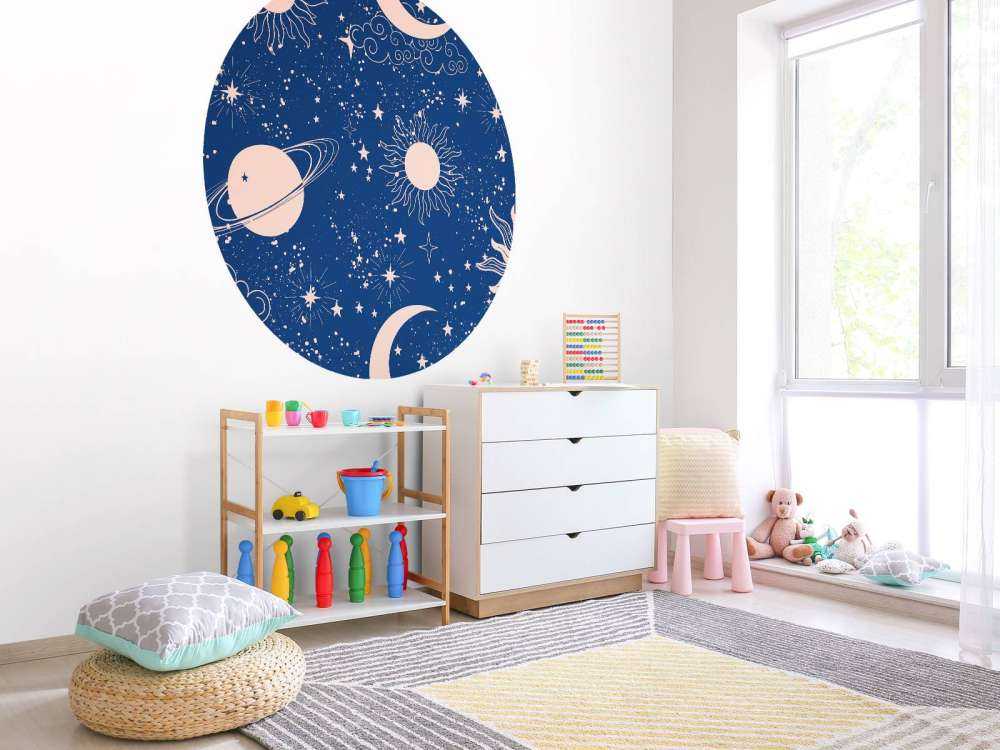 Nachtelijke zon en maanhemel