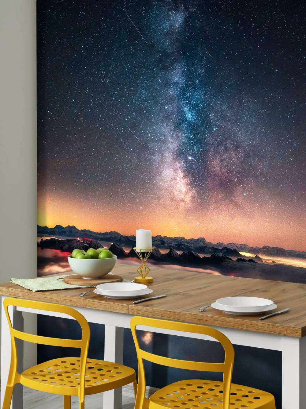 Melkweg boven nachtelijke bergflarden