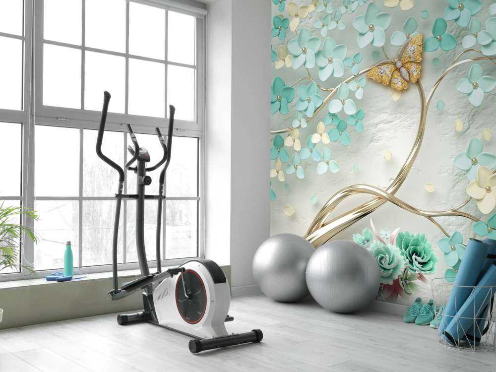 Gouden fantasieboom met groene bloemen