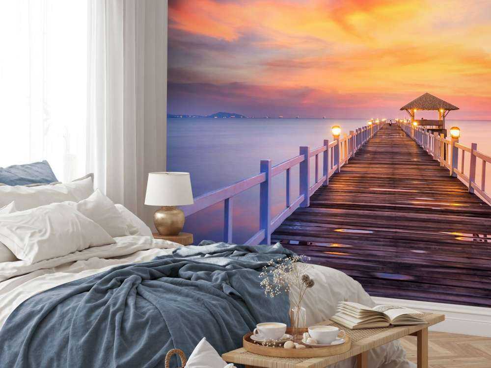 Zeesteiger met zonsondergang