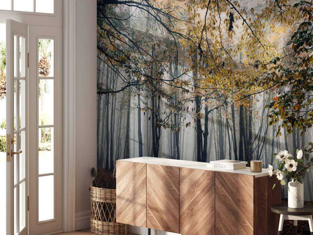 Mistig Herfst Bos met veel Bomen