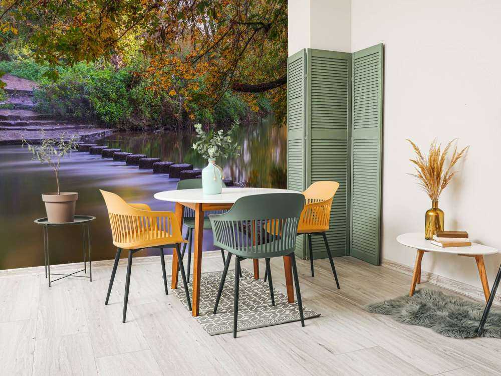 Stapstenen door een meer