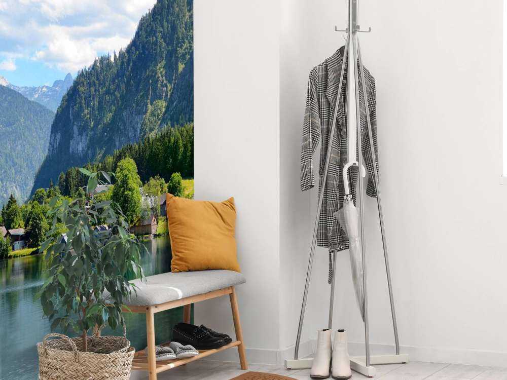 Luchtballonnen tussen de bergen