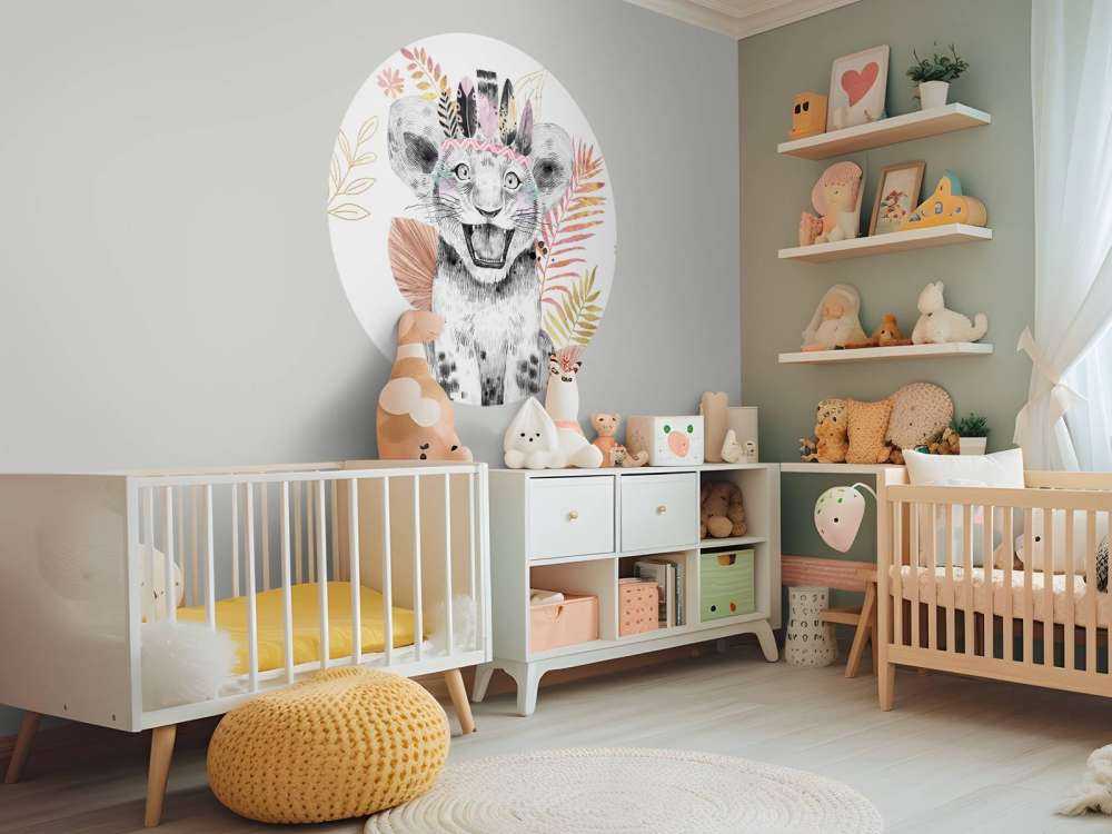 Babyleeuwin met koraalroze en gouden bladeren