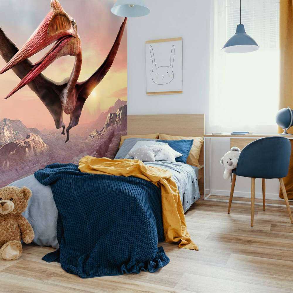Quetzalcoatlus vliegend over bergen