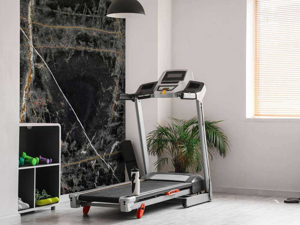 Donker marmer met koper kleurige lijnen