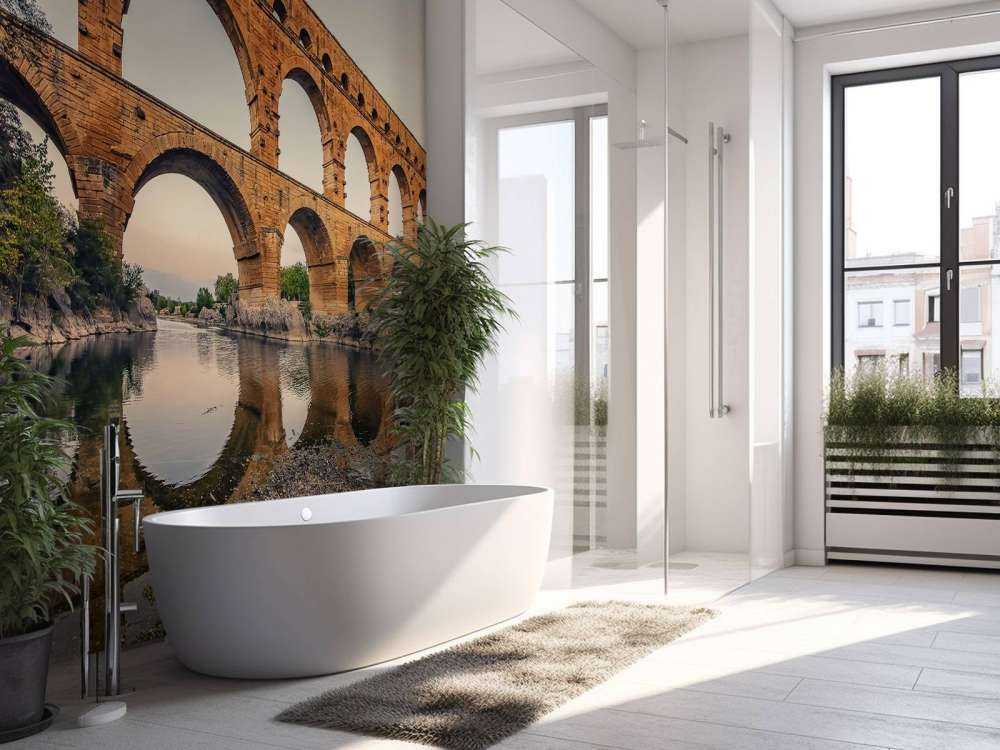 Stenen bogen boven stille rivier