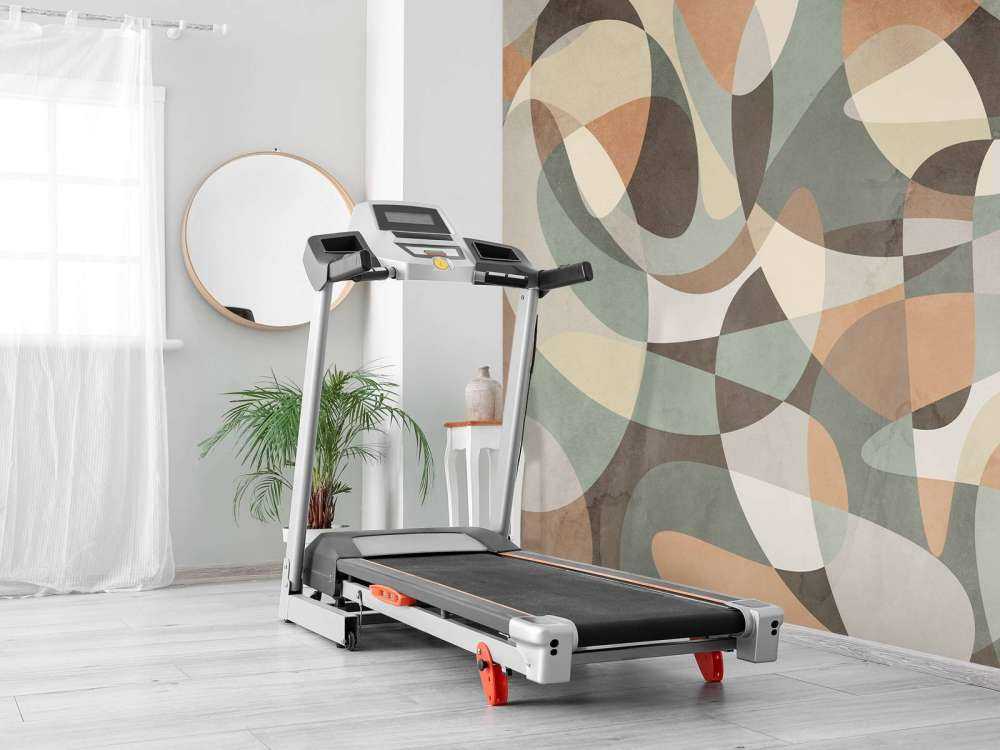 Vloeiende vormen in aarde en mist