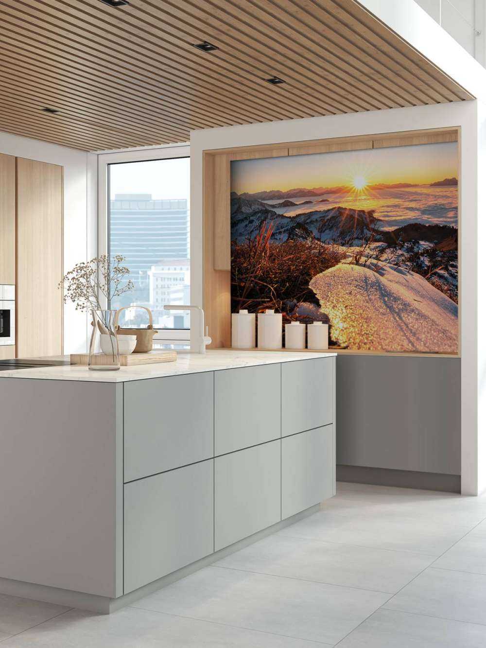 Ochtendzon op glinsterende bergweide