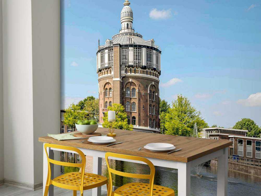 Historische Watertoren in Zonlicht