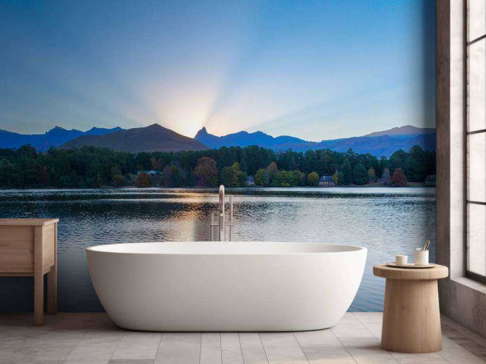 Groot meer bij zonsopkomst