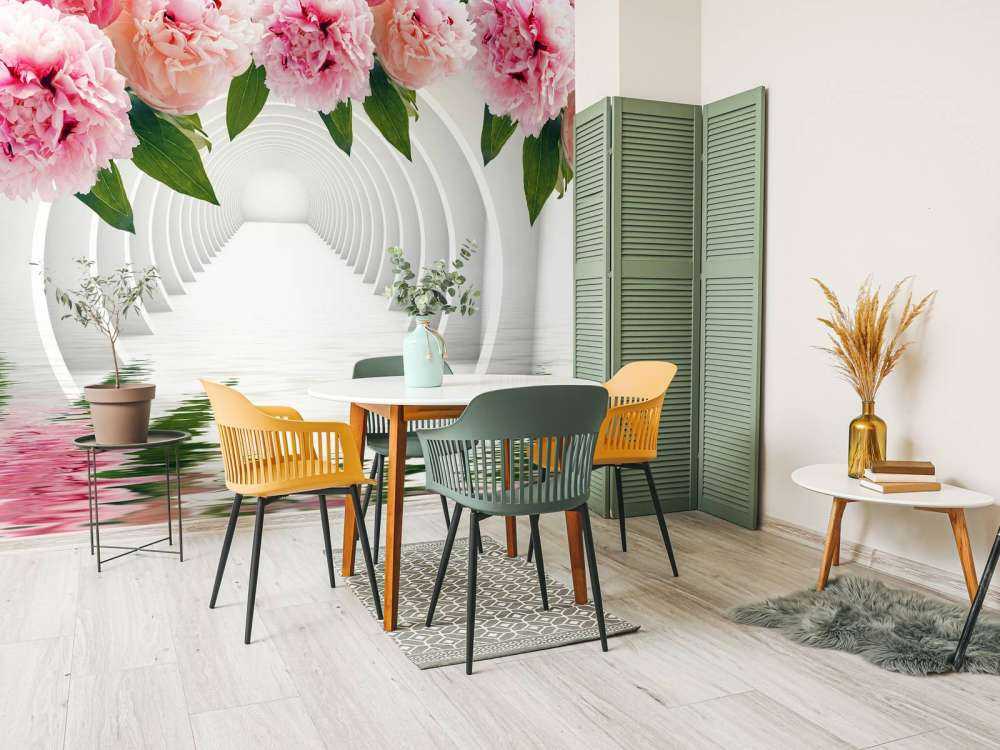 Tunnel met pioenrozen