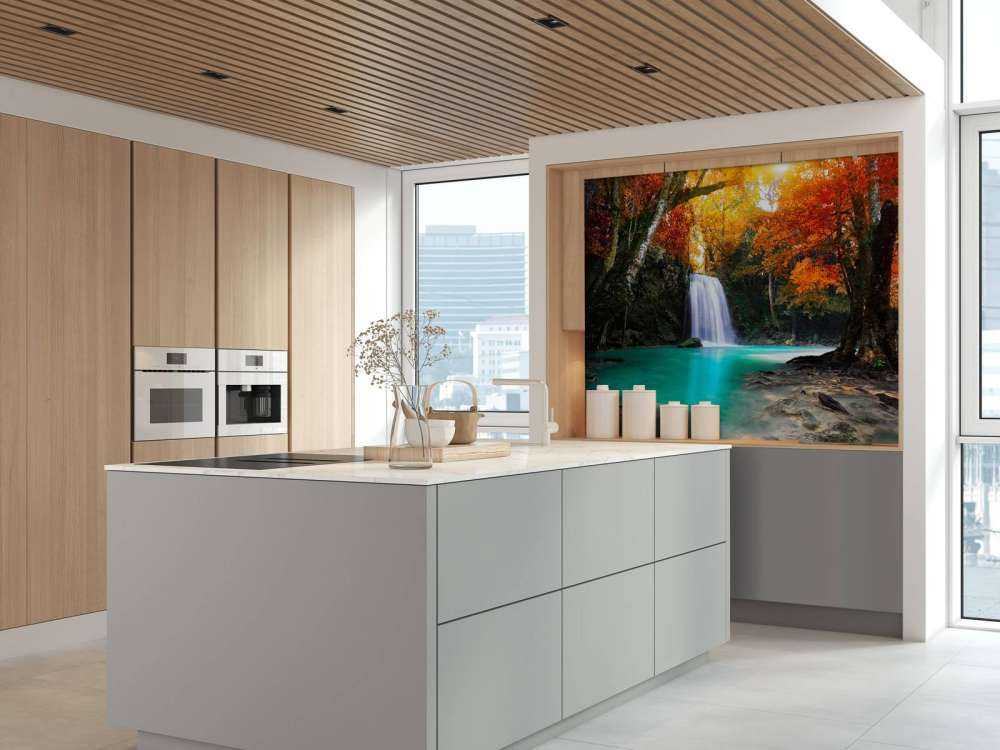 Waterval in het diepe woud