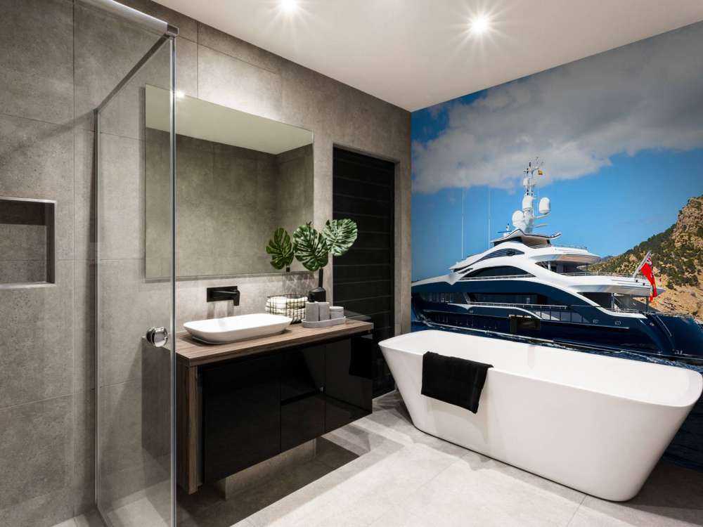 Luxe jacht aan de kust