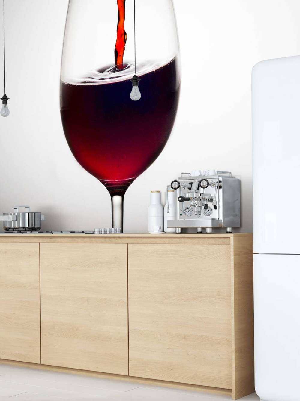 Ingeschonken rode wijn