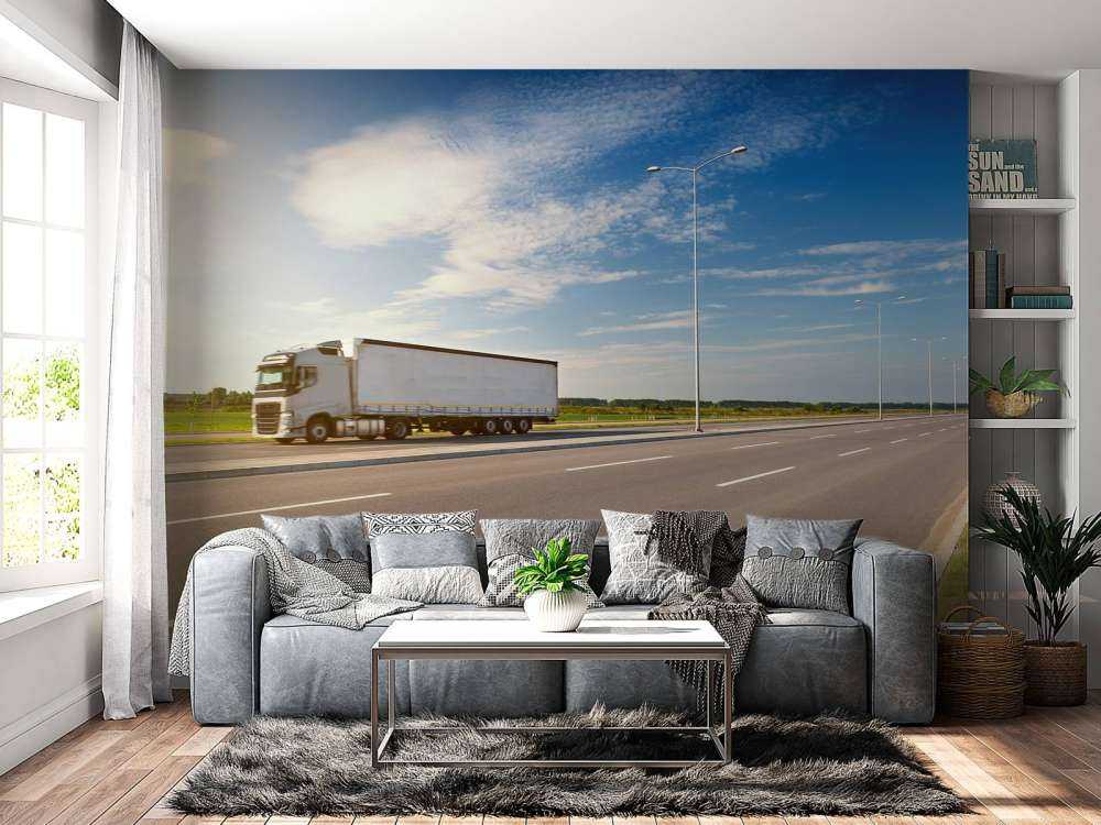 Witte vrachtwagen op een zonnige dag