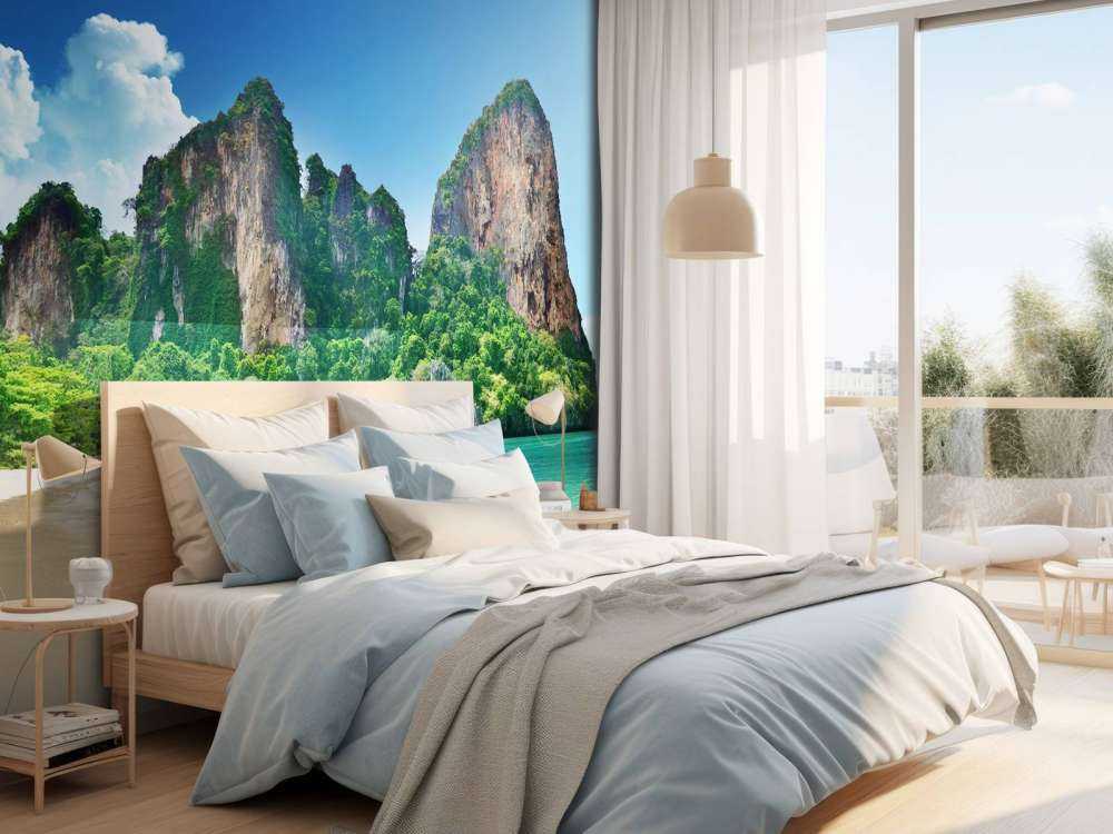 Strand met grote rotsen