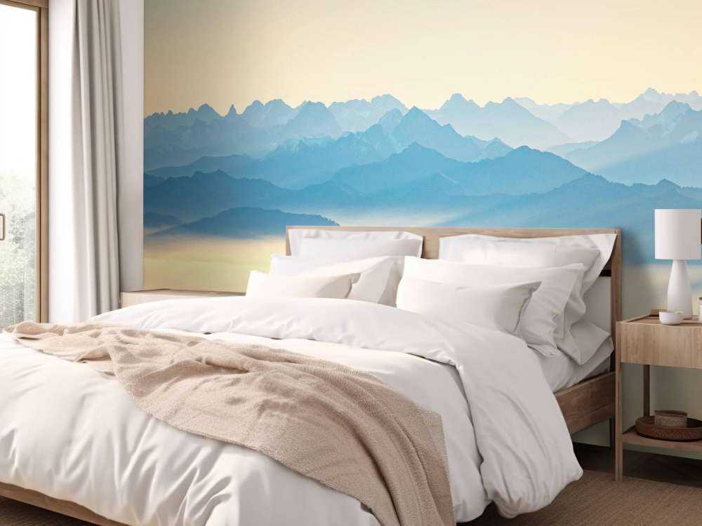 Blauwgrijze toppen in ochtendlicht