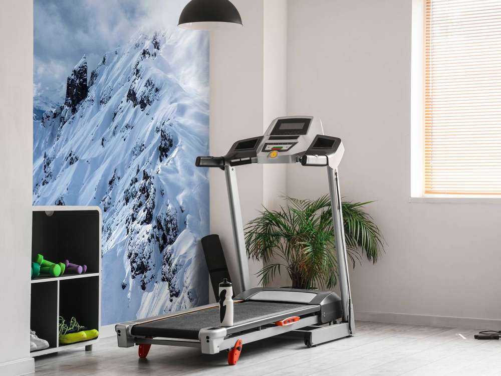 Verse sporen in stille sneeuwhelling