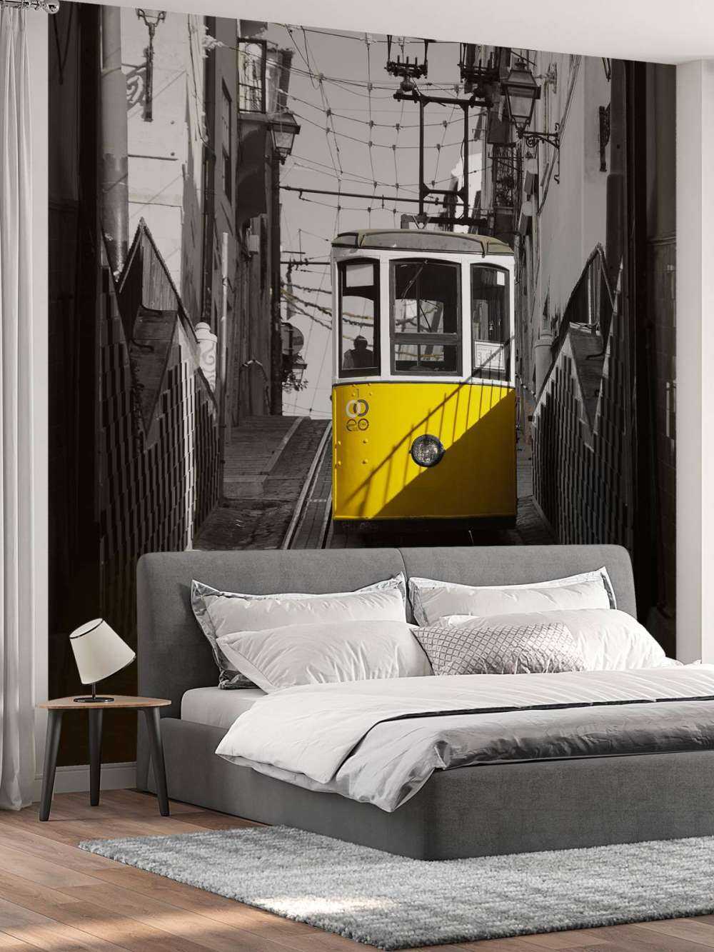 Tram zwart wit geel