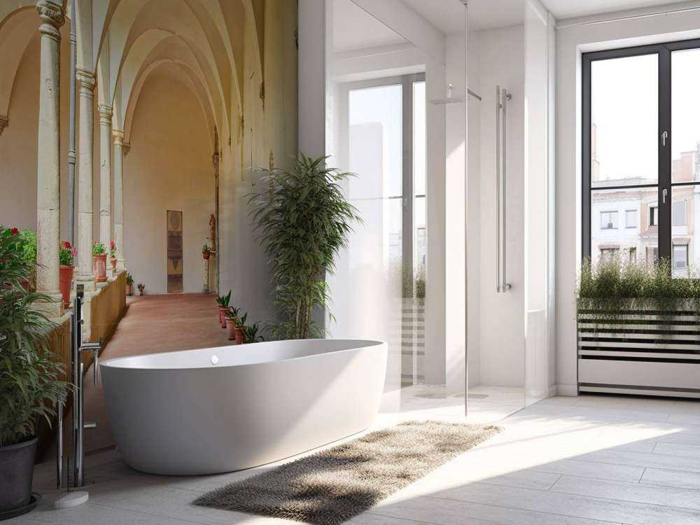 Binnenplaats met bogen en planten