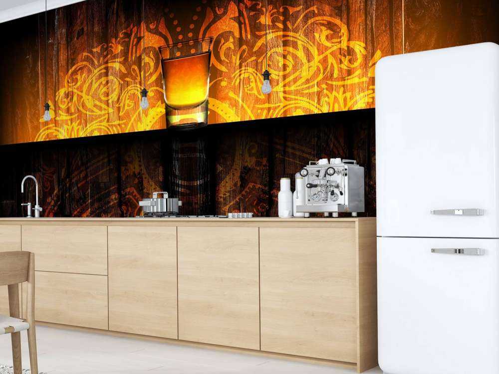 Shotje met een houten achtergrond