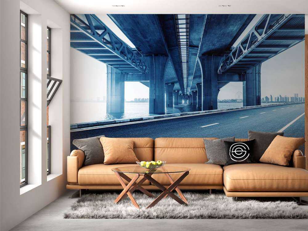 Viaduct boven een snelweg