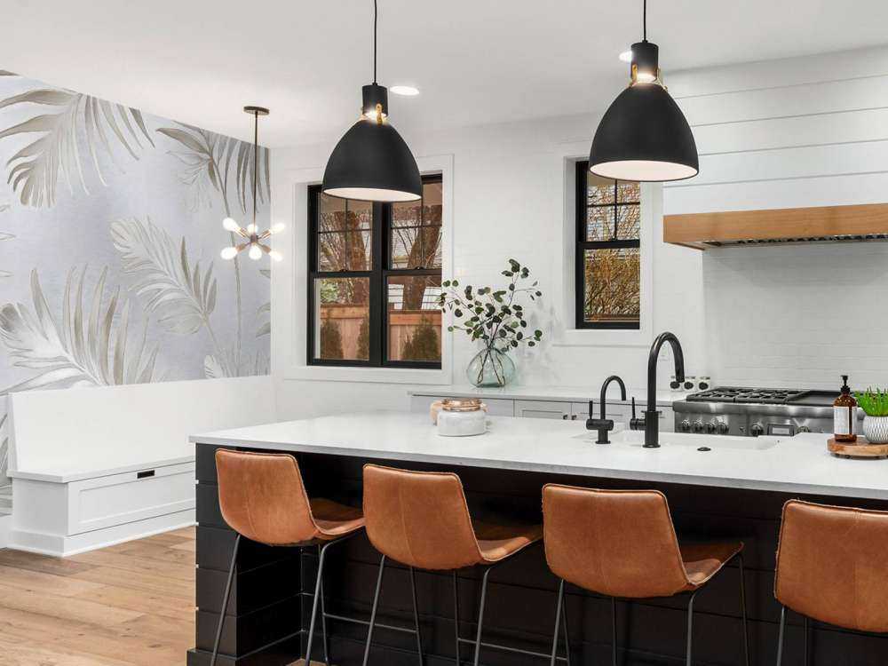 Golden leaves on dark Platinum