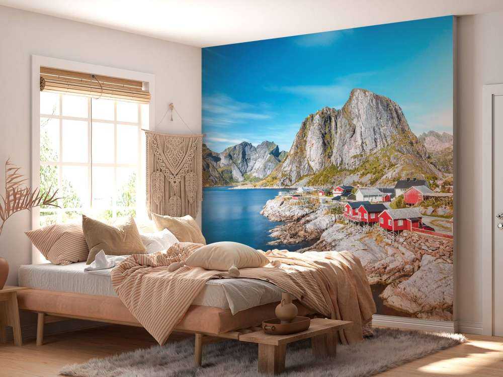 Rode vissershuisjes aan noorse fjord