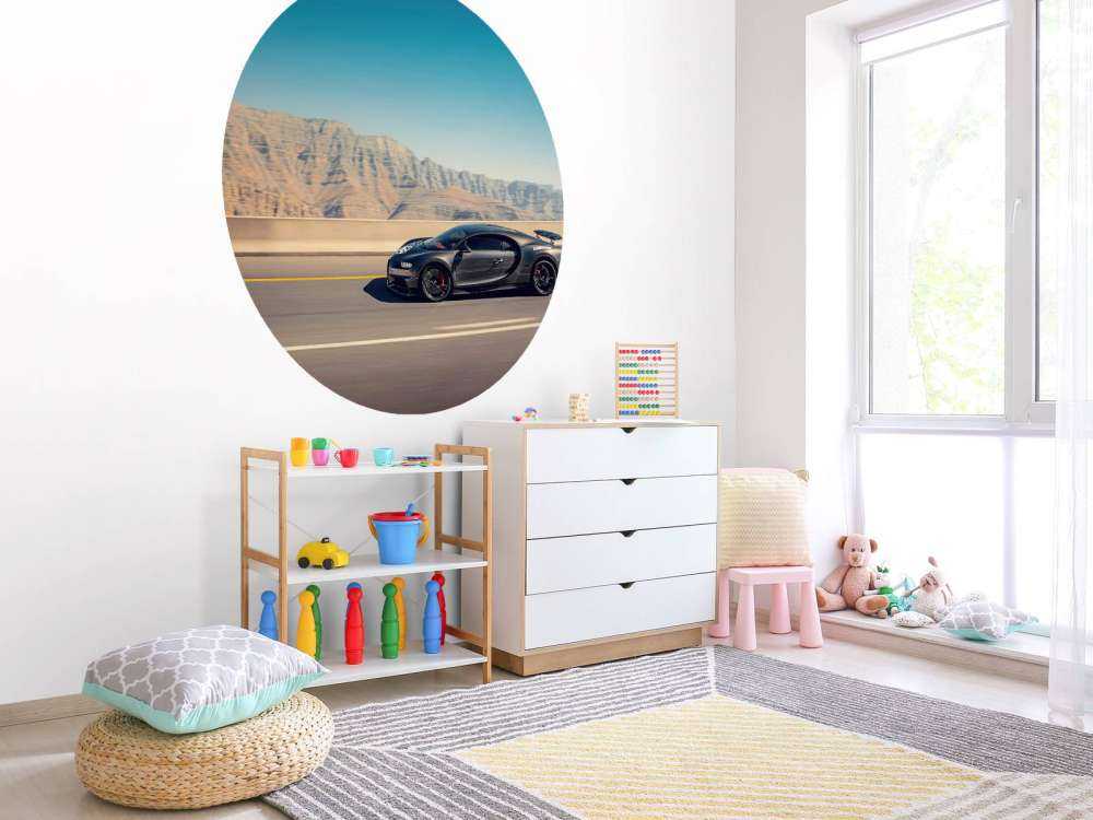 Hypercar tegen bergachtig landschap