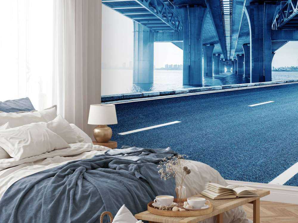 Viaduct boven een snelweg